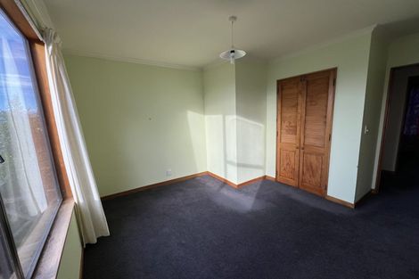 Photo of property in 16 Arahanga Grove, Maupuia, Wellington, 6022