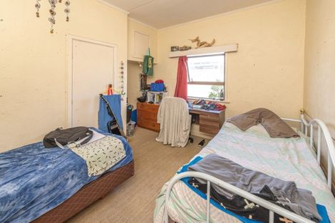 Photo of property in 76 Manuka Street, Castlecliff, Whanganui, 4501