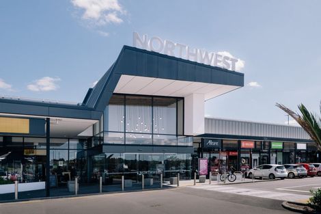 Photo of property in 486 Don Buck Road, Massey, Auckland, 0614