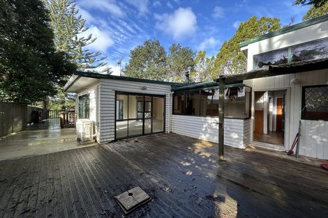 Photo of property in 223 Woodlands Park Road, Titirangi, Auckland, 0604