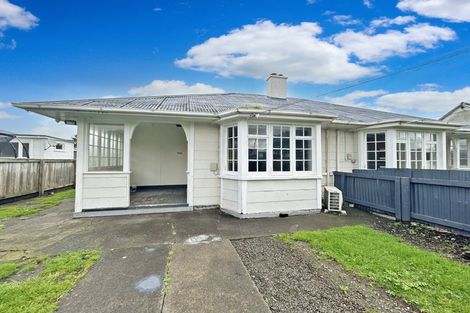 Photo of property in 7a Karaka Street, Castlecliff, Whanganui, 4501