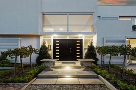 Photo of property in 111a Saint Andrews Square, Strowan, Christchurch, 8052