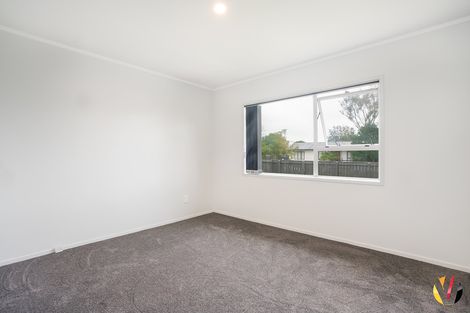 Photo of property in 6 Stoll Place, Clendon Park, Auckland, 2103
