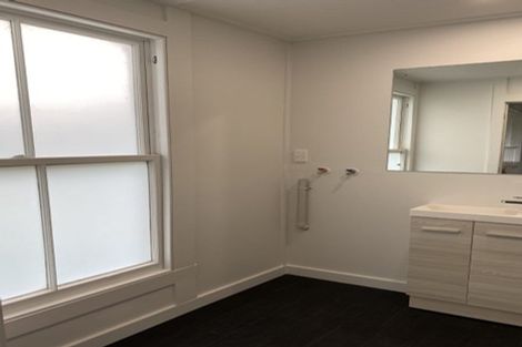 Photo of property in 18 Shoal Bay Road, Devonport, Auckland, 0624