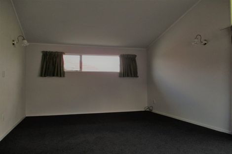 Photo of property in 98 Gossamer Drive, Pakuranga Heights, Auckland, 2010