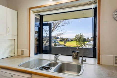 Photo of property in 115 Park Avenue, Whangamata, 3620