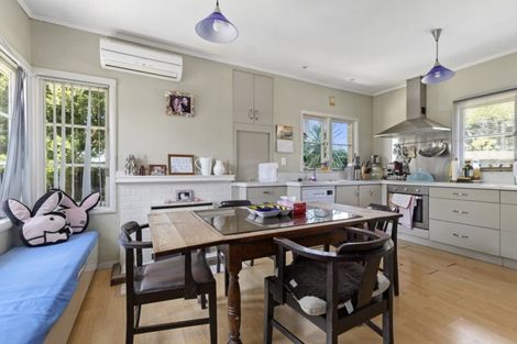 Photo of property in 38 Forest Lake Road, Forest Lake, Hamilton, 3200