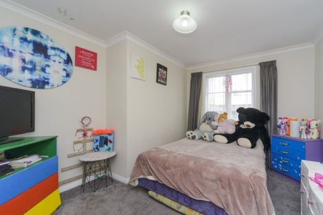 Photo of property in 5 Milton Street, Roslyn, Palmerston North, 4414