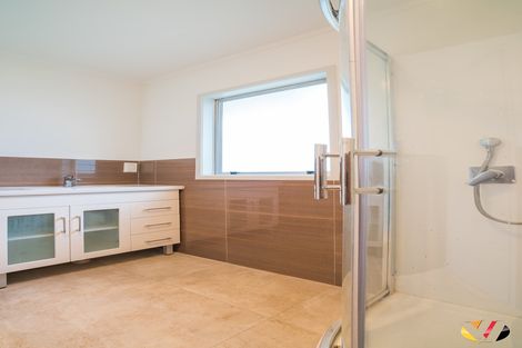 Photo of property in 6 Stoll Place, Clendon Park, Auckland, 2103