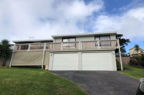 Photo of property in 32 Exeter Place, Unsworth Heights, Auckland, 0632