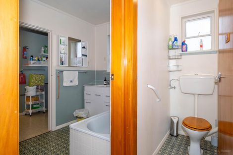 Photo of property in 1 Kennedy Crescent, Waimate, 7924