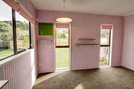 Photo of property in 110 Chelsea View Drive, Chatswood, Auckland, 0626