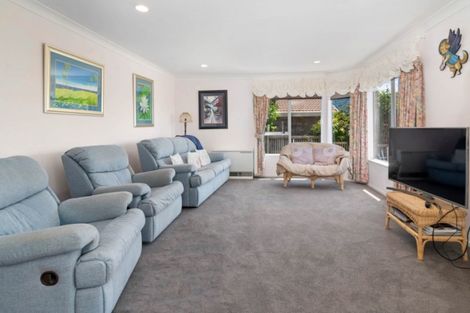 Photo of property in 72 Tawavale Street, Pukehangi, Rotorua, 3015