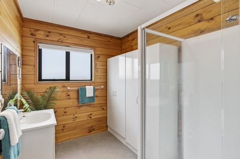 Photo of property in 130 Renown Road, Raumati South, Paraparaumu, 5032