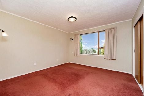 Photo of property in 16 Babich Road, Henderson Valley, Auckland, 0614