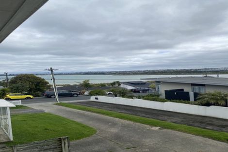 Photo of property in 2/17 Walter Street, Hauraki, Auckland, 0622