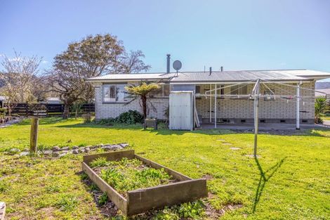 Photo of property in 6 Farrier Grove, Featherston, 5710