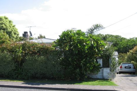 Photo of property in 7 Matipo Road, Mairangi Bay, Auckland, 0630