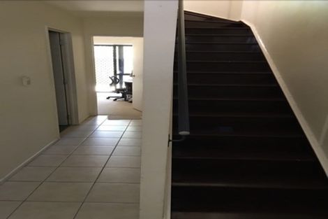 Photo of property in Krisley Court, 1/6 Ambrico Place, New Lynn, Auckland, 0600