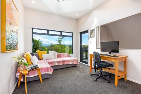 Photo of property in 15 Bank Road, Northland, Wellington, 6012