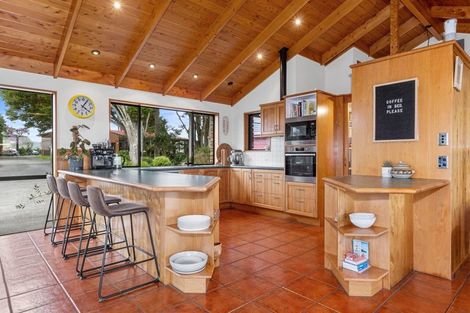 Photo of property in 18 Pataua Road North, Whareora, Whangarei, 0175