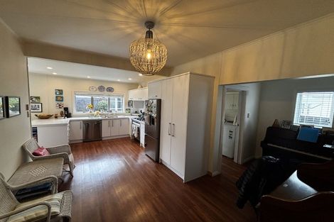 Photo of property in 115 Brooklands Road, Brooklands, New Plymouth, 4310