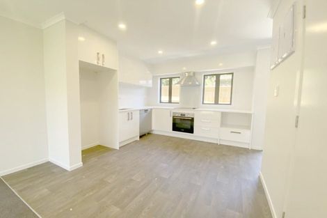 Photo of property in 2/9 Marlene Avenue, Te Atatu South, Auckland, 0610