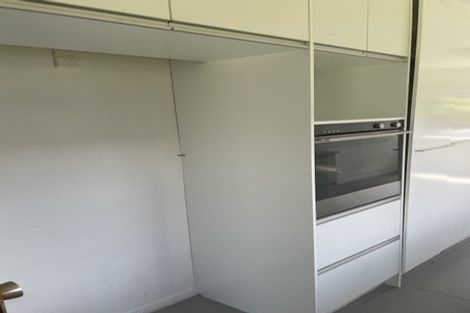 Photo of property in 11 Santiago Crescent, Unsworth Heights, Auckland, 0632