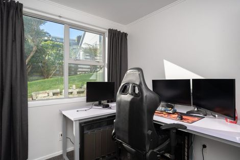 Photo of property in 97 Glanmire Road, Newlands, Wellington, 6037