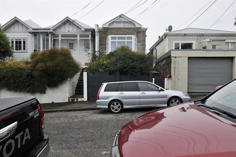 Photo of property in 5 Glendavar Street, Berhampore, Wellington, 6023