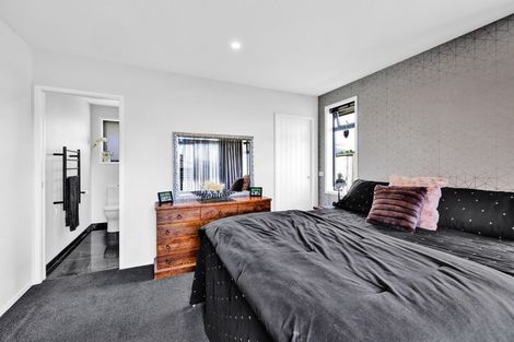 Photo of property in 8 Wheki Lane, Inglewood, 4330