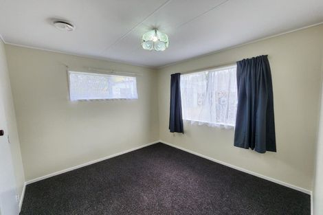 Photo of property in 37 Rhodes Drive, Kelvin Grove, Palmerston North, 4414