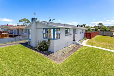 Photo of property in 2 Maybelle Place, Kelston, Auckland, 0602