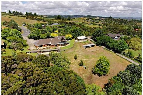 Photo of property in 307 Kaipara Road, Papakura, 2582