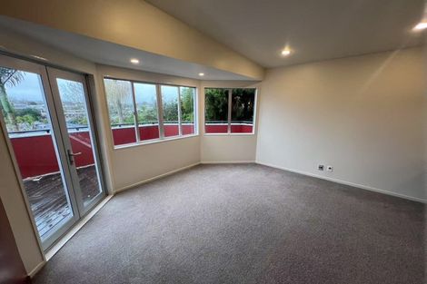 Photo of property in 657 Beach Road, Rothesay Bay, Auckland, 0630