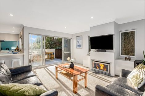 Photo of property in 9 Paremata Drive, Paremata, Porirua, 5024