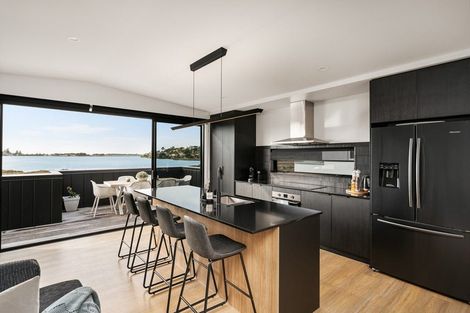 Photo of property in 31 Hinaki Street, Poike, Tauranga, 3112