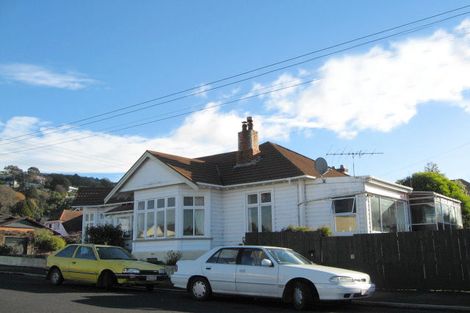 Photo of property in 1 Coughtrey Street, Saint Clair, Dunedin, 9012