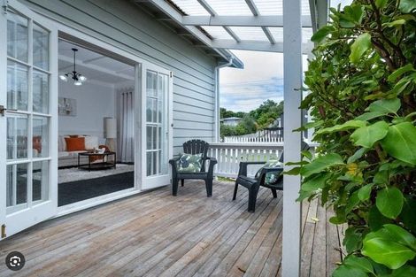 Photo of property in 221 Henderson Valley Road, Henderson, Auckland, 0612