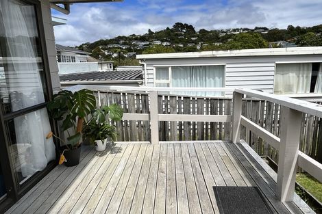 Photo of property in 201a Newlands Road, Newlands, Wellington, 6037