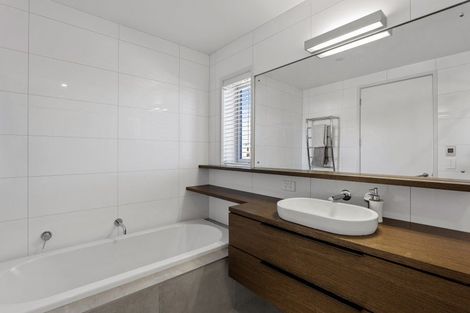 Photo of property in 21 Parkridge Place, Mount Pleasant, Christchurch, 8081