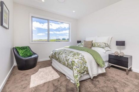 Photo of property in 3 Tuangi Street, Long Bay, Auckland, 0630