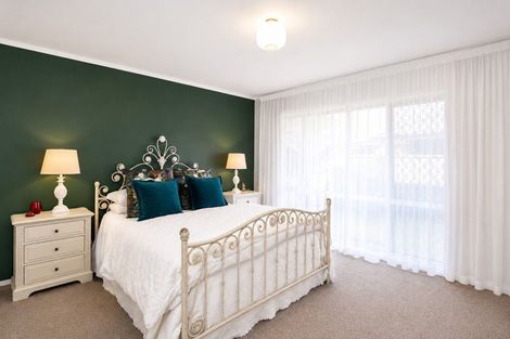 Photo of property in 2 Fern Grove, Taradale, Napier, 4112