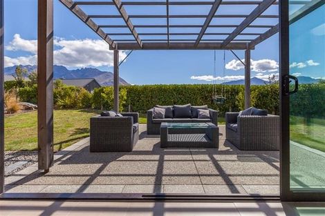 Photo of property in 10 Jackby Court, Jacks Point, Queenstown, 9371