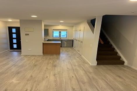 Photo of property in 10/6 John Jennings Drive, Oteha, Auckland, 0632