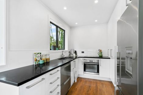 Photo of property in 1/84a Avonleigh Road, Green Bay, Auckland, 0604
