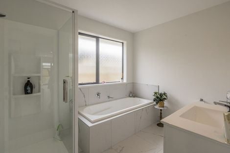 Photo of property in 22 Barry Curtis Place, Levin, 5510