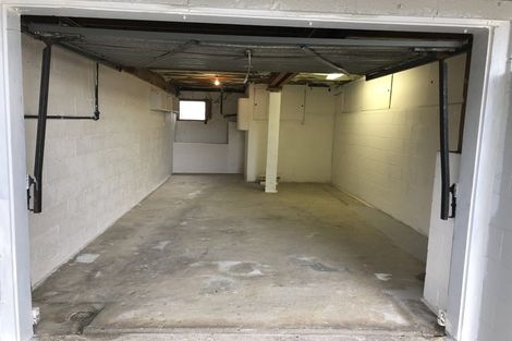 Photo of property in 2/9 College Road, Northcote, Auckland, 0627