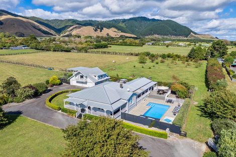 Photo of property in 106 Settlement Road, Te Horo, Otaki, 5582