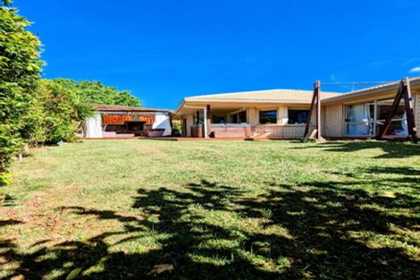 Photo of property in 32 Roy Maloney Drive, Henderson, Auckland, 0612